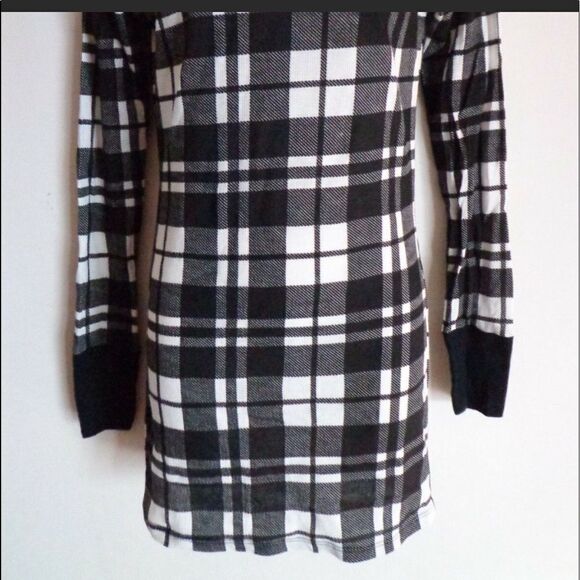 Girls/Petite L/S Plaid Crew Neck Dress - Picture 5 of 11